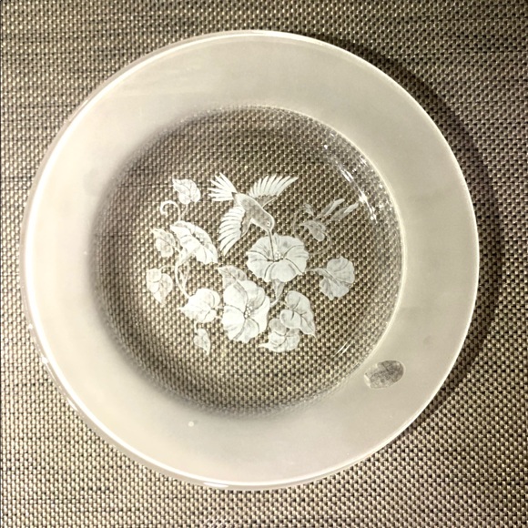 Avon Hummingbird Crystal 8” Dessert plates. - Picture 2 of 6